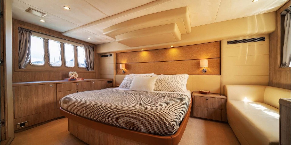 Аренда яхты Princess 62 DIAL в Миконосе